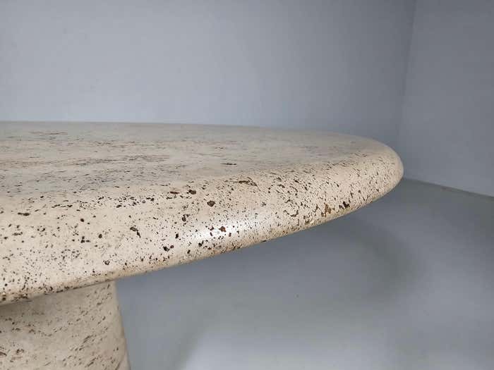 Travertine Round Dining Table by Angelo Mangiarotti for Up&Up, 1970s Dining Tables