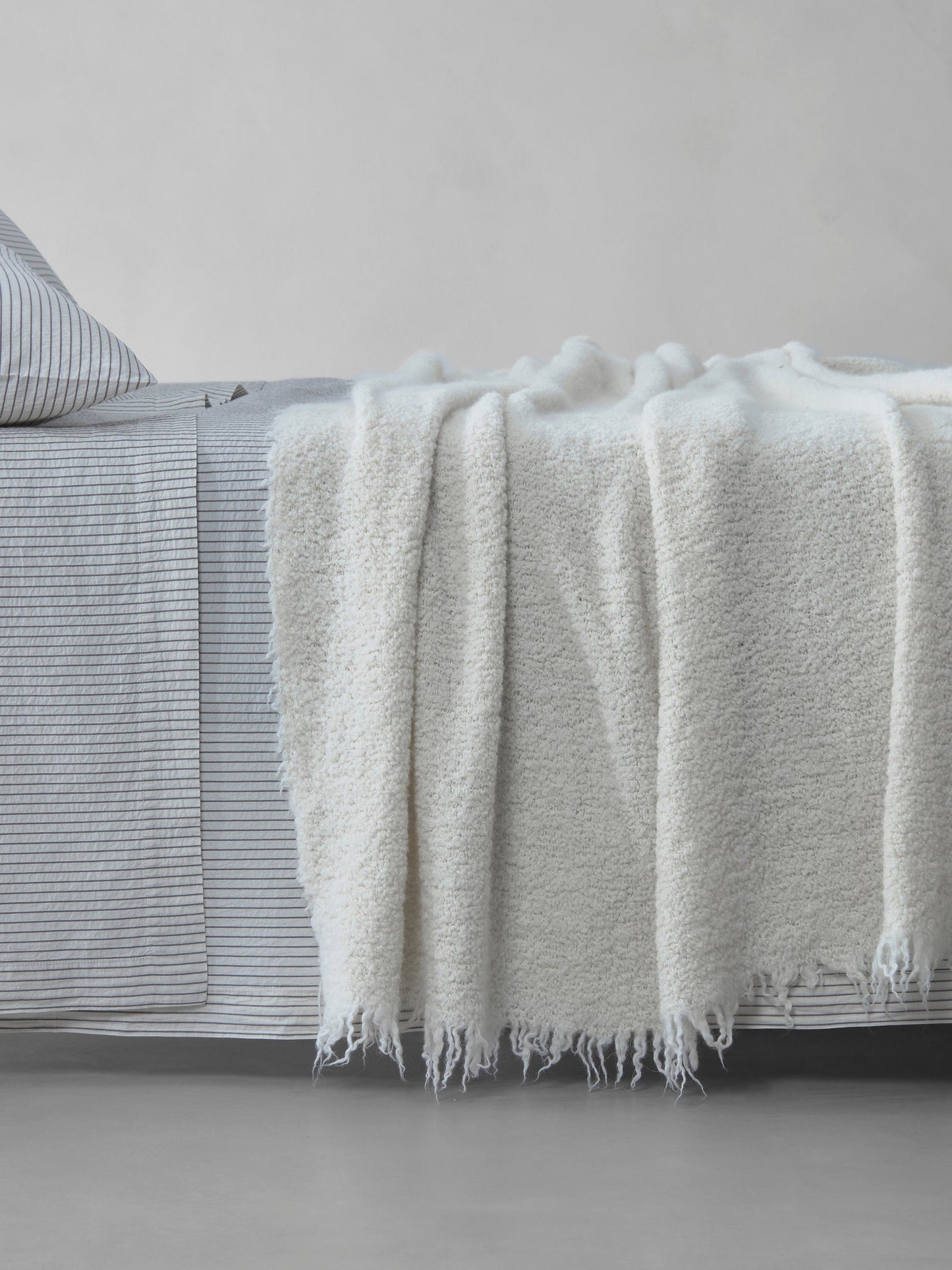 Tuis Blanket in Bianco by Society Limonta