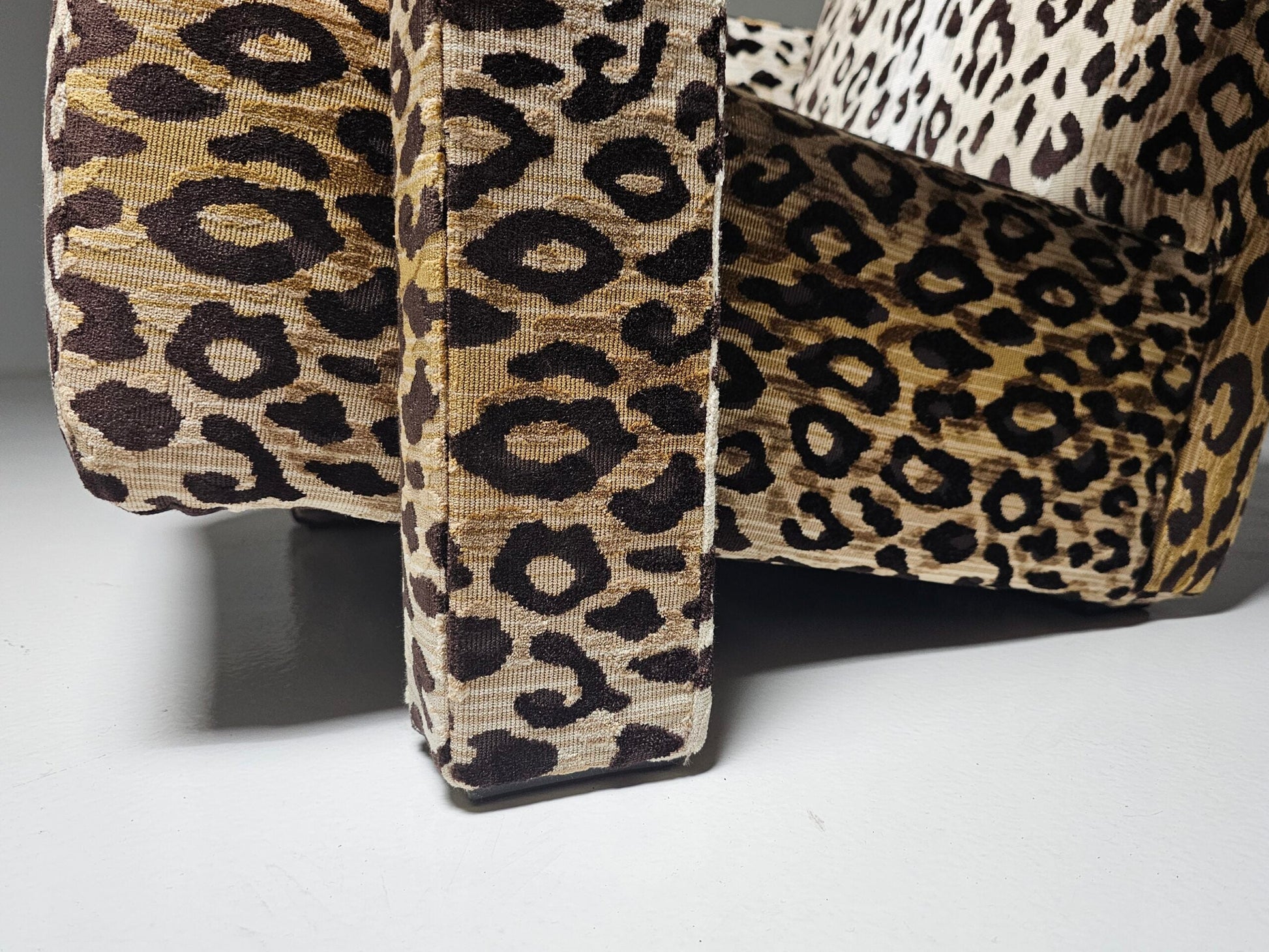 Utrecht "637" Lounge Chair in Leopard Velvet by Gerrit Rietveld Chairs