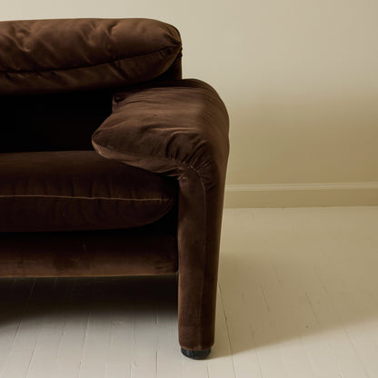 Vico Magistretti "Maralunga" Chair in Velvet, Cassina, A Pair, 1970s Chairs