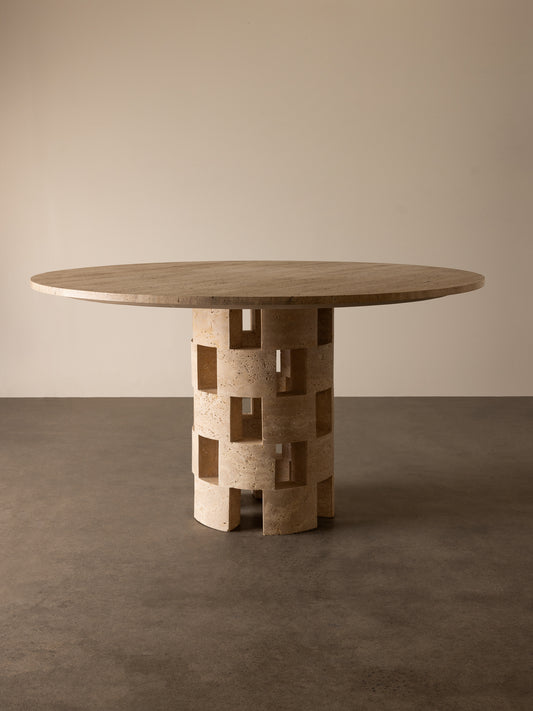 Vivi Dining Table in Oak