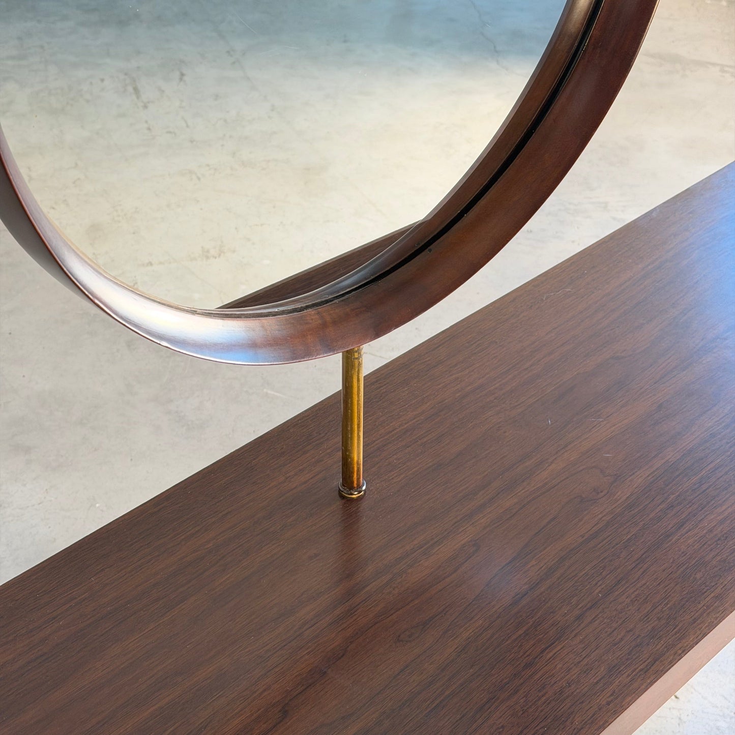 Italian Walnut Vanity Console with Round Mirror, Attributed to Paolo Buffa, 1950s Consoles