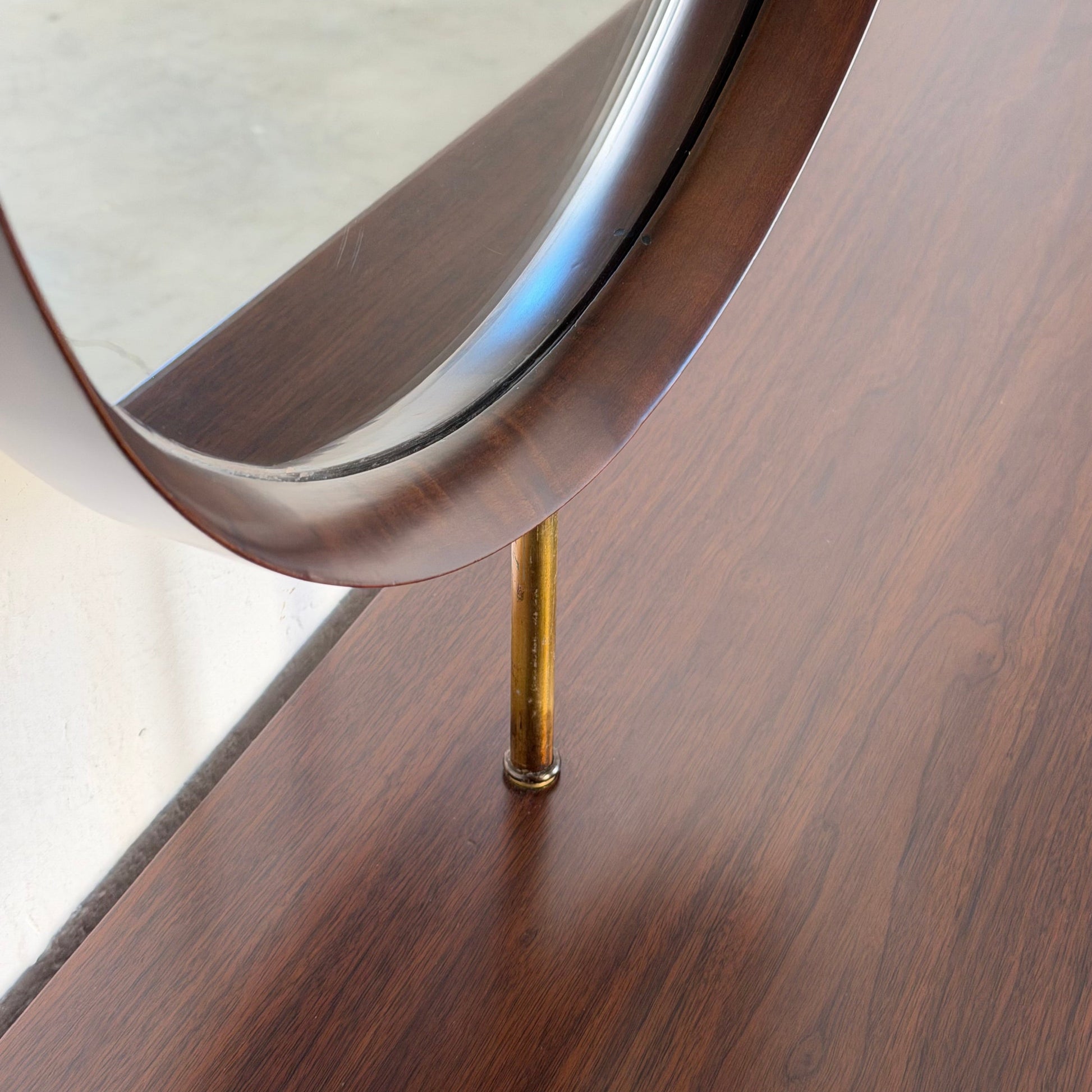 Italian Walnut Vanity Console with Round Mirror, Attributed to Paolo Buffa, 1950s Consoles
