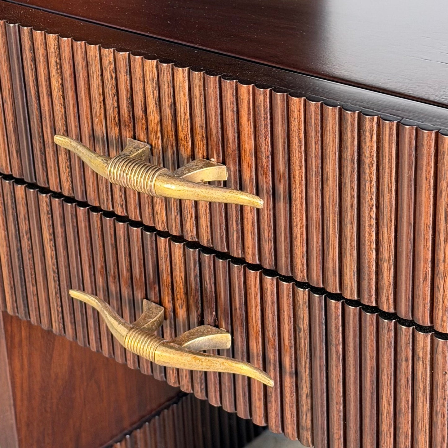 Italian Walnut Vanity Console with Round Mirror, Attributed to Paolo Buffa, 1950s Consoles