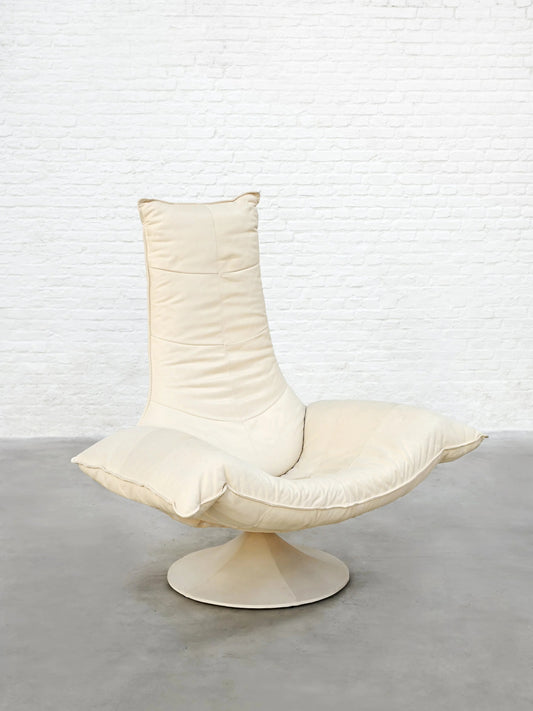 Early 1970s Gerard van den Berg Wammes Lounge Chair, Leather Chaise Lounges