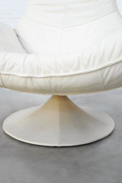 Early 1970s Gerard van den Berg Wammes Lounge Chair, Leather Chaise Lounges