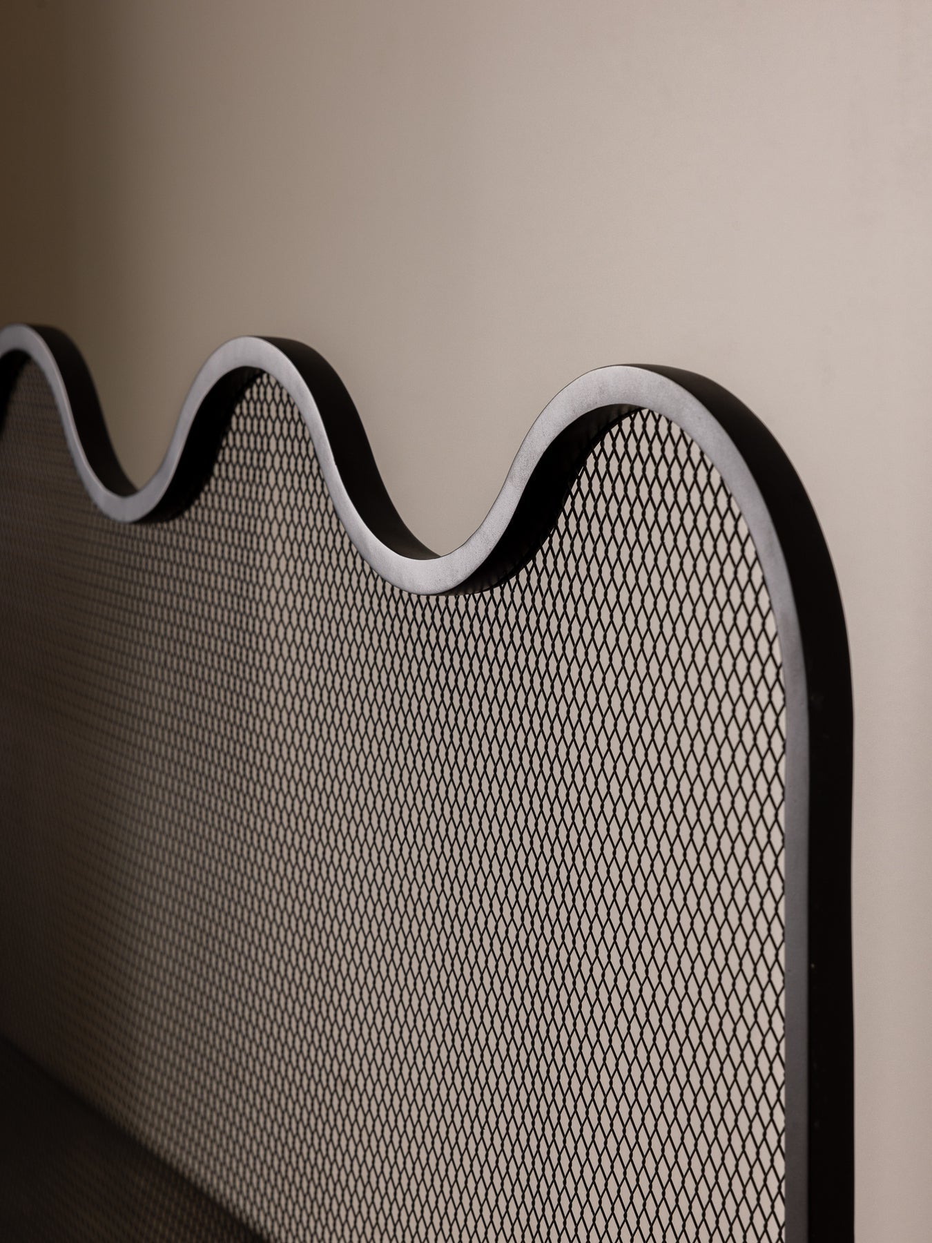 Wave Fire Screen Fireplace
