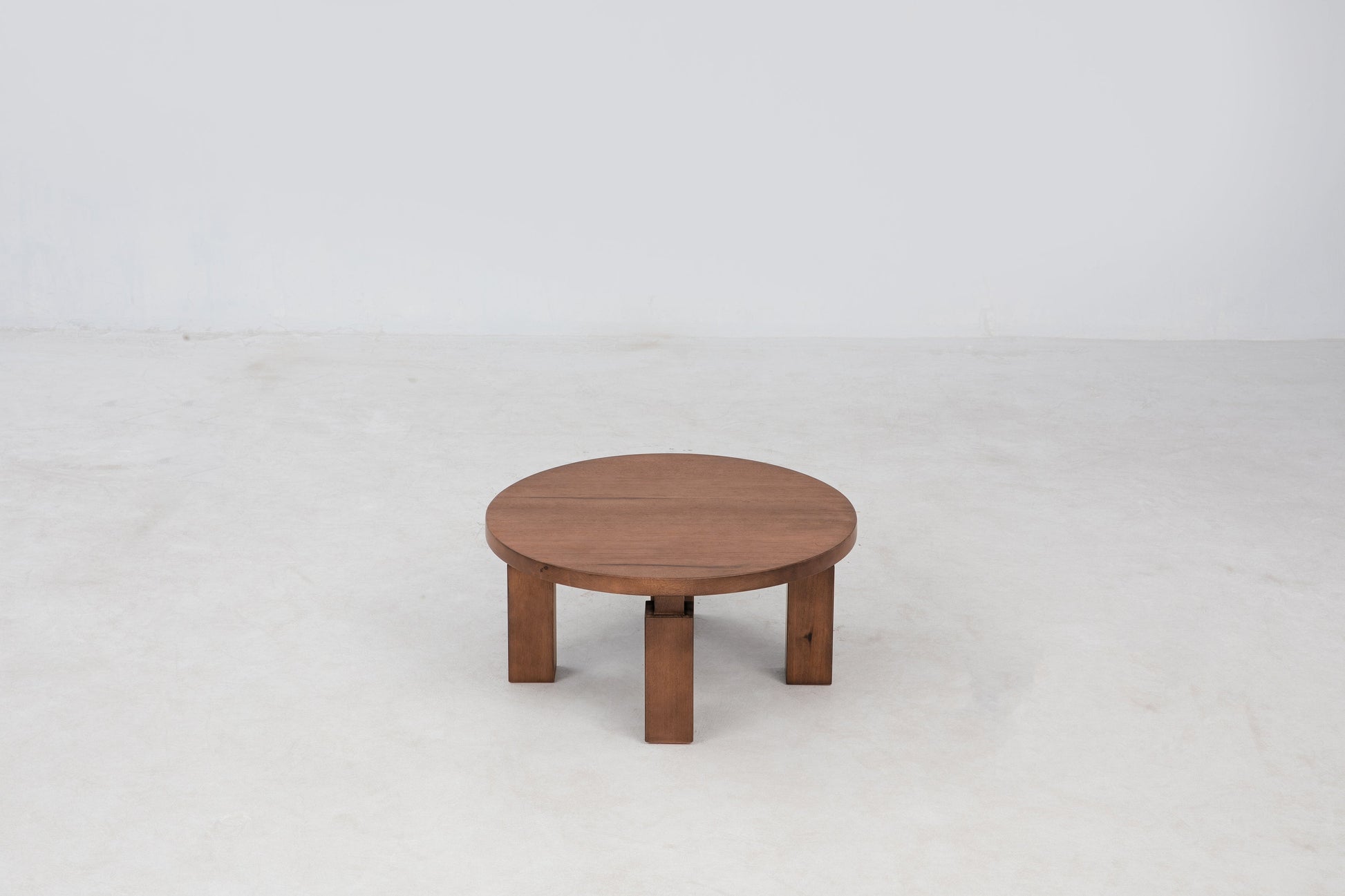 Wolo 32 Round Amber Coffee Table Coffee Tables