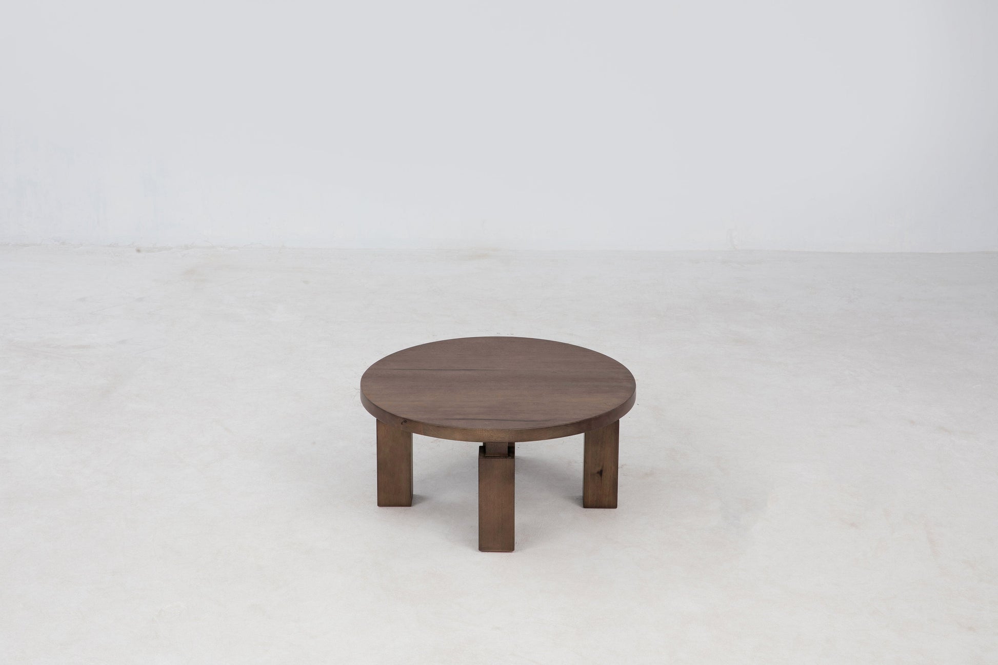 Wolo 32 Round Cocoa Coffee Table Coffee Tables