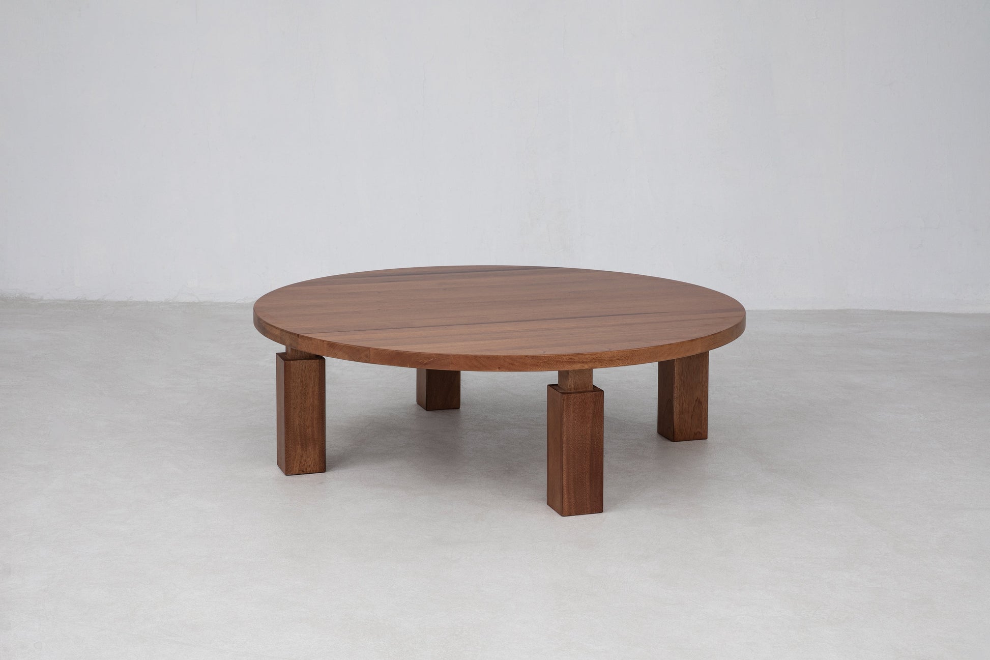 Wolo 48 Round Amber Coffee Table Coffee Tables