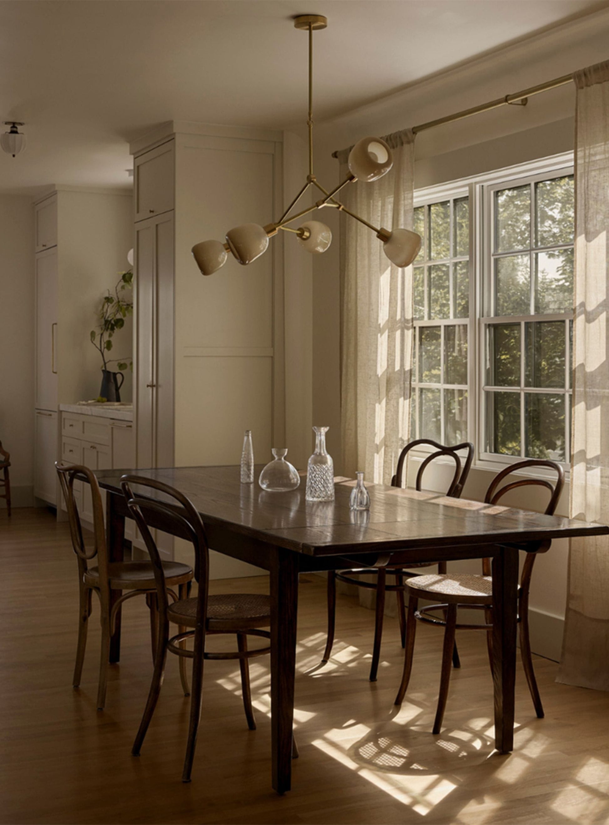 Y05 Chandelier Chandeliers