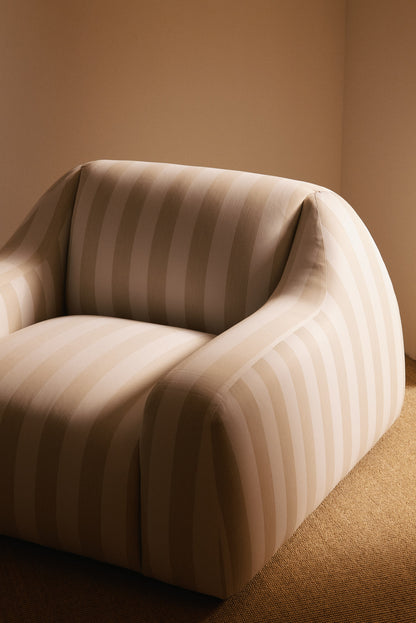 AS02 armchair in Jim Thomson Matelot Sea Shell fabric, close view of the seat, arm and striped fabric