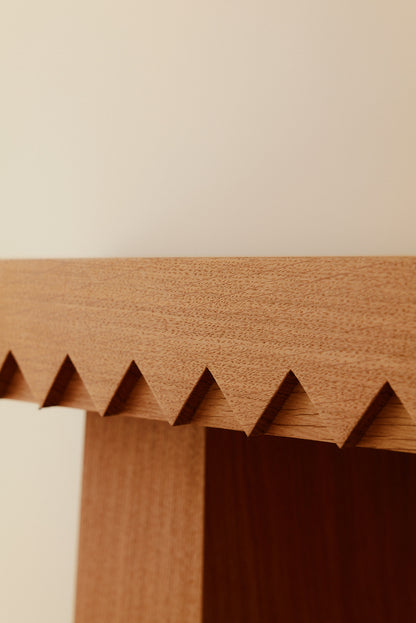 Baga oak console table, nearer view of the triangular teeth