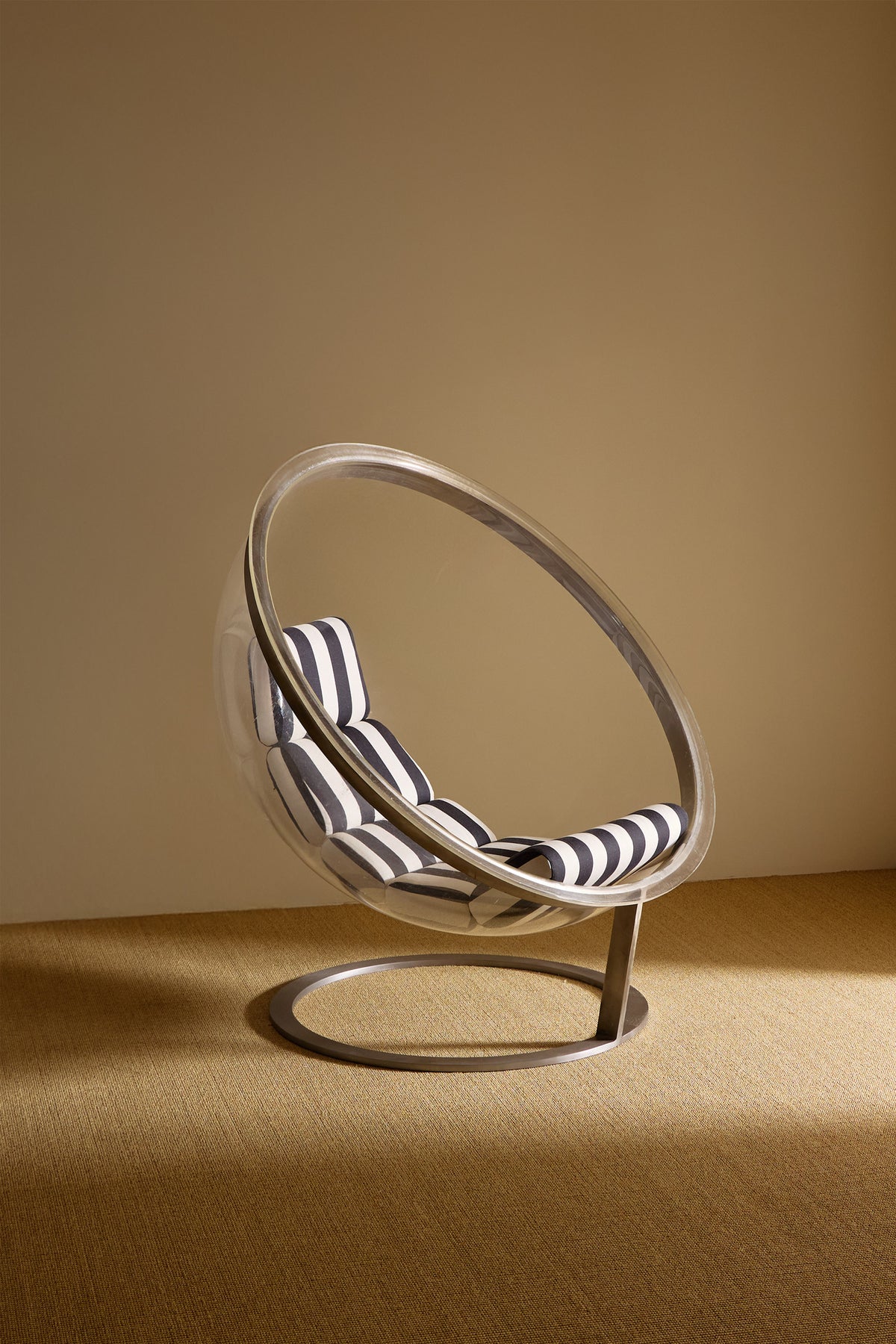Christian Daninos Lucite and steel Bubble armchair, wide angled view in the room