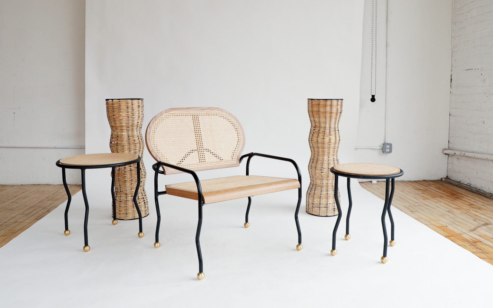 Dona Lounge Chair Chairs