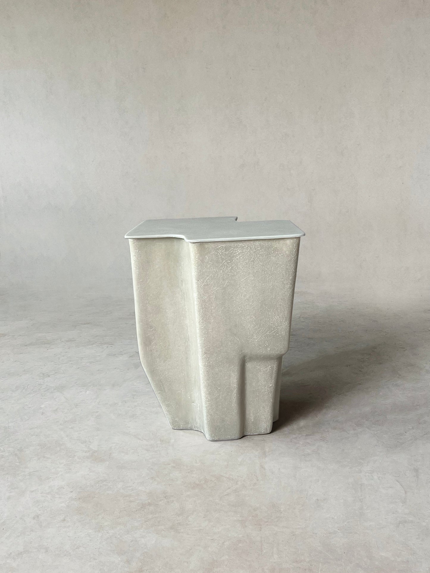 Clam Medium Side Table by Vava Objects