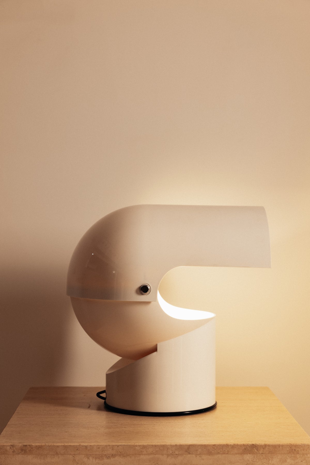 Gae Aulenti molded ABS Mezzo Pileo table lamp, hood open, side view