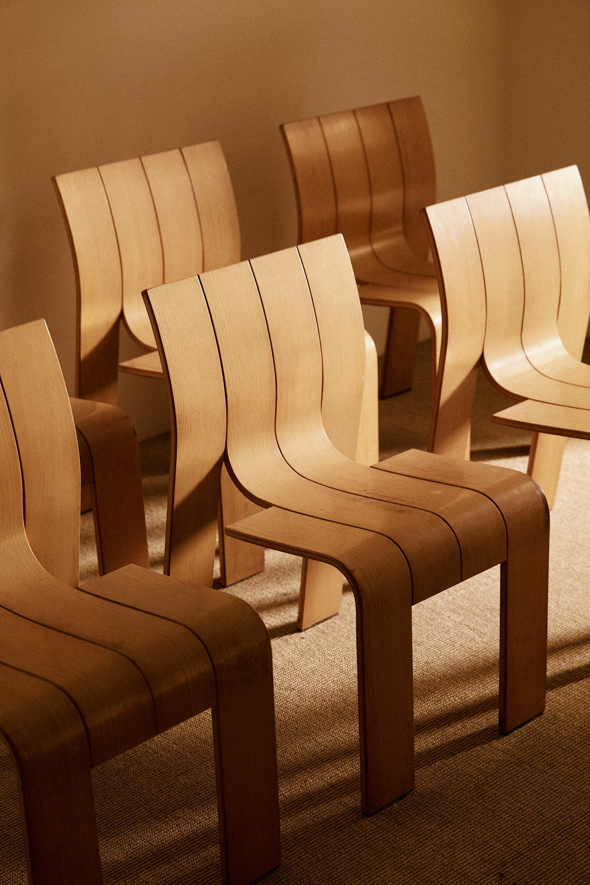 Set of 6 Gijs Bakker blonde pine chairs, close view of the chairs in a row