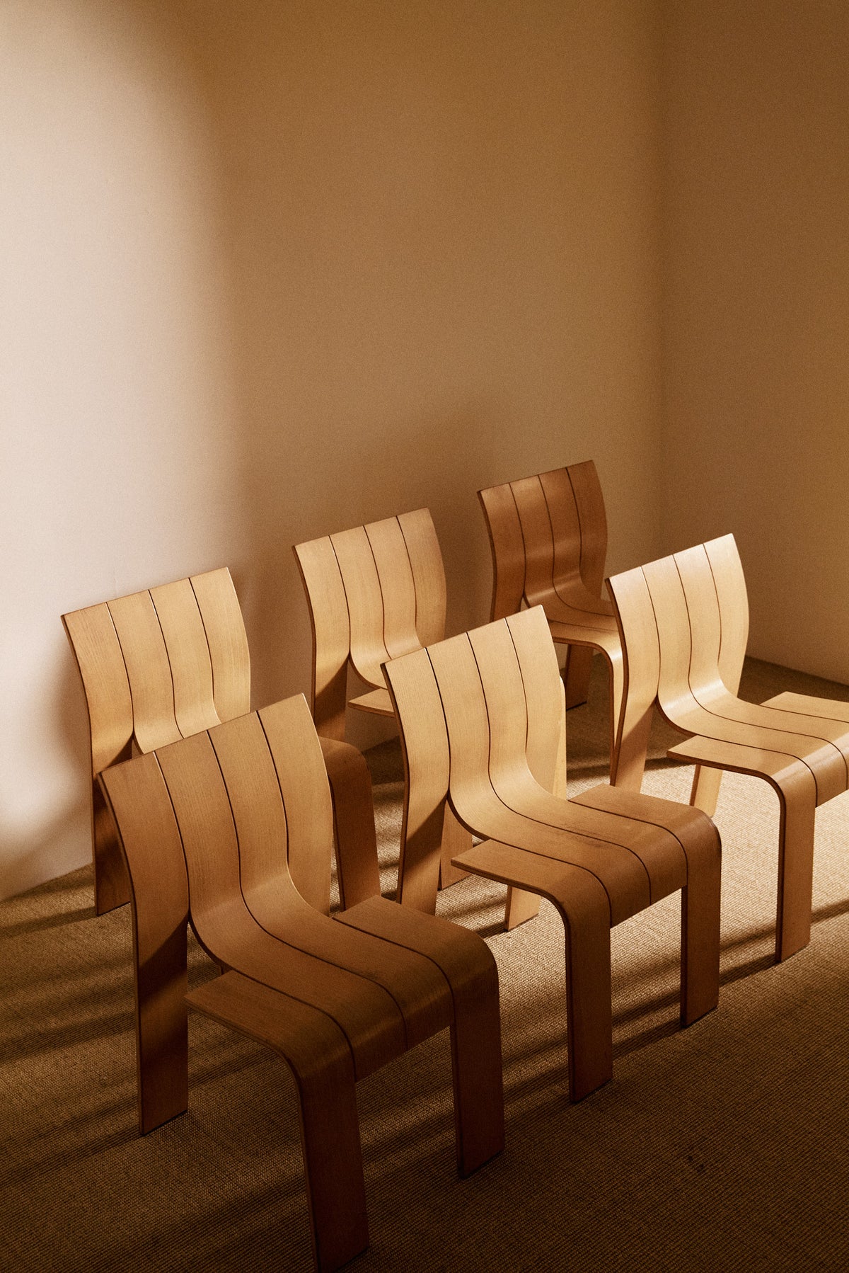 Set of 6 Gijs Bakker blonde pine chairs, group of six, wide view