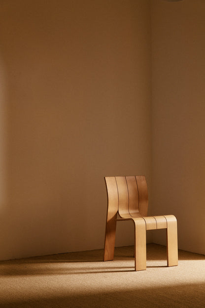 Set of 6 Gijs Bakker blonde pine chairs, single chair, angled view facing right
