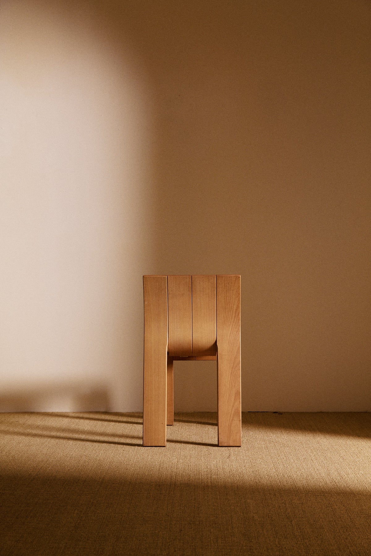 Set of 6 Gijs Bakker blonde pine chairs, single chair, rear view