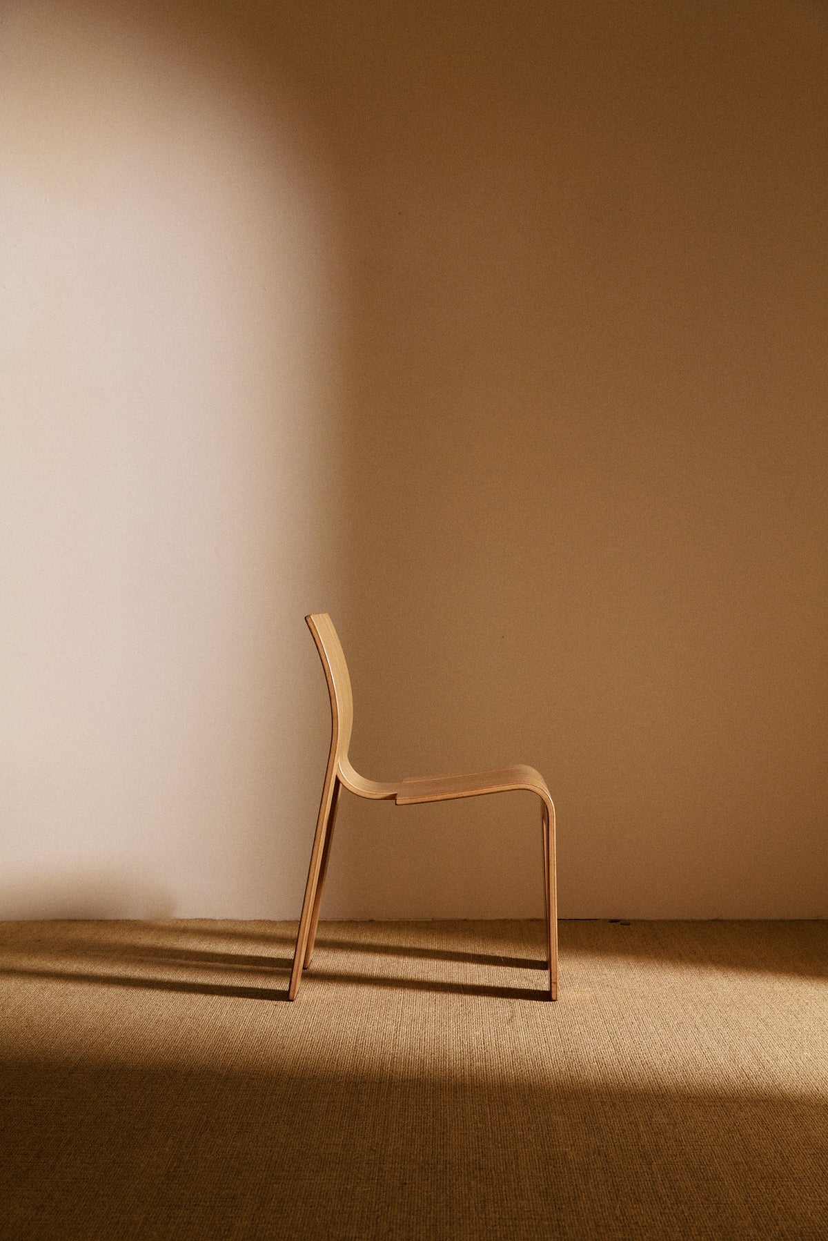 Set of 6 Gijs Bakker blonde pine chairs, single chair, side profile facing right
