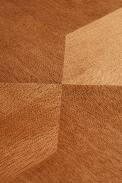 Guillerme et Chambron solid oak extendable dining table, close-up of the top pattern