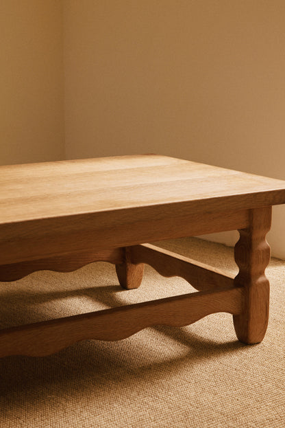 Henning Kjaernulf brushed oak coffee table, low side view of the top and stretchers