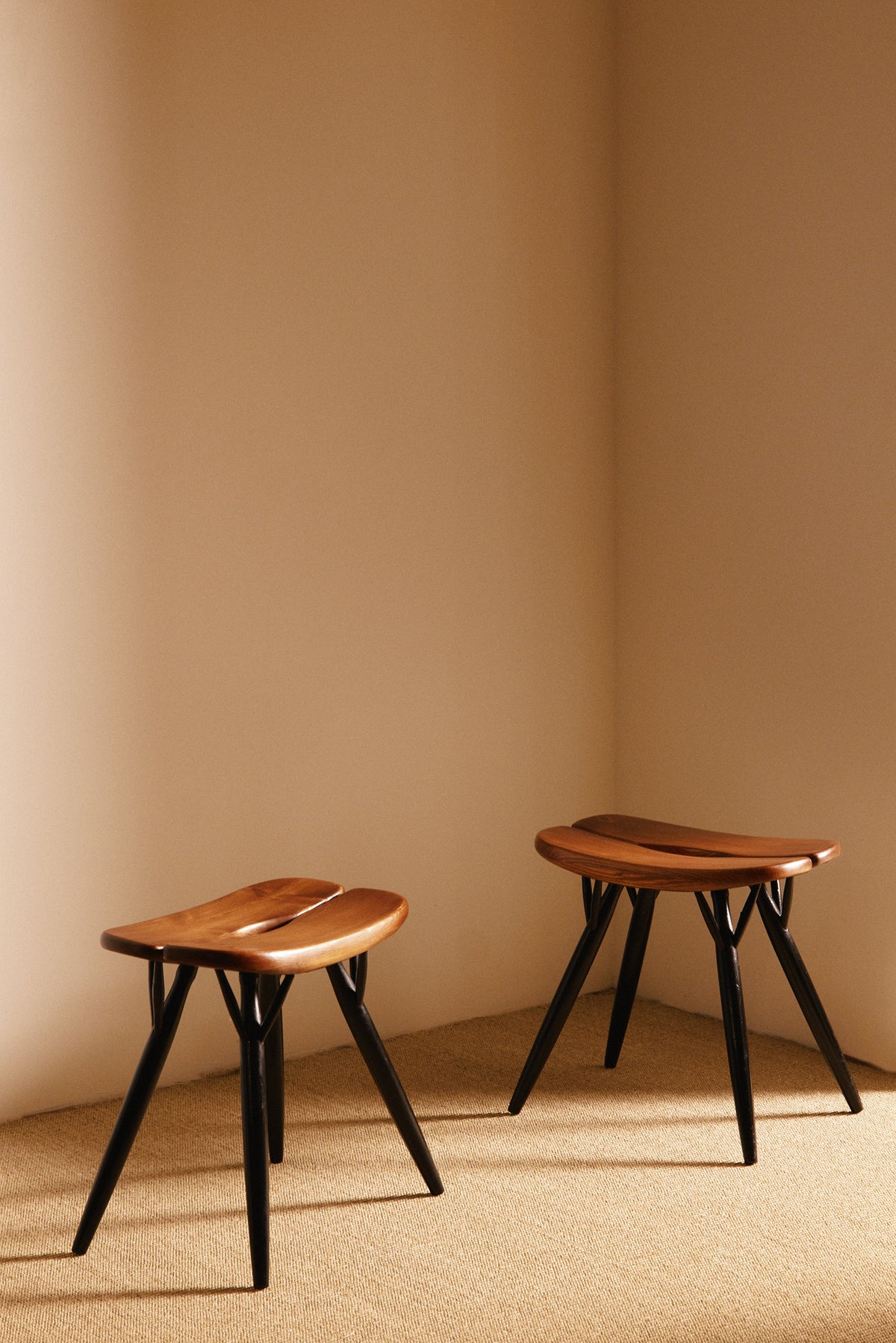 Ilmari Tapiovaara pine Pirkka stools, pair in the corner of the room