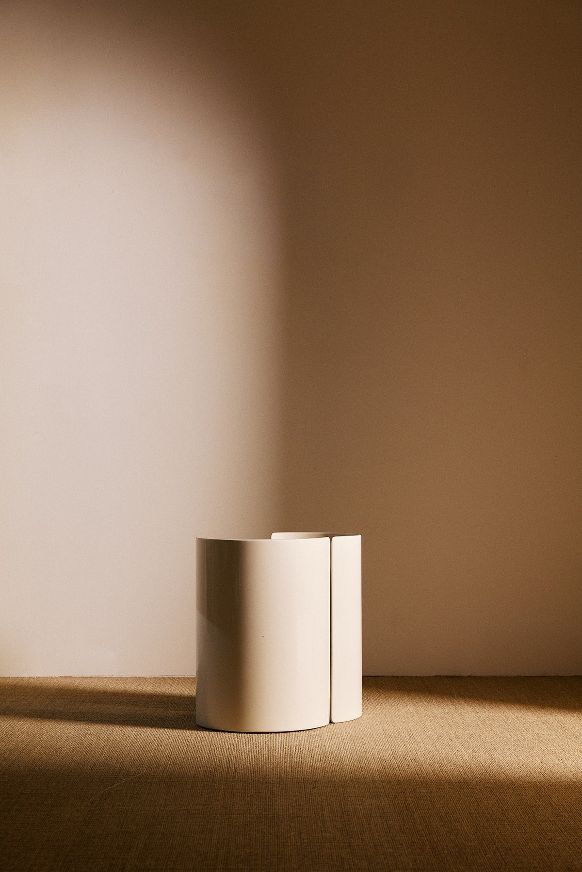 Kazuhide Takahama off white lacquered wood Gea side table, single table at an angle as a closed drum
