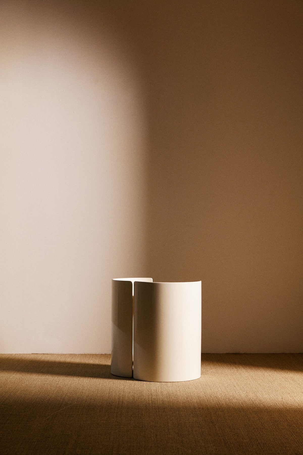 Kazuhide Takahama off white lacquered wood Gea side table, single table at an angle with the gap between the panels