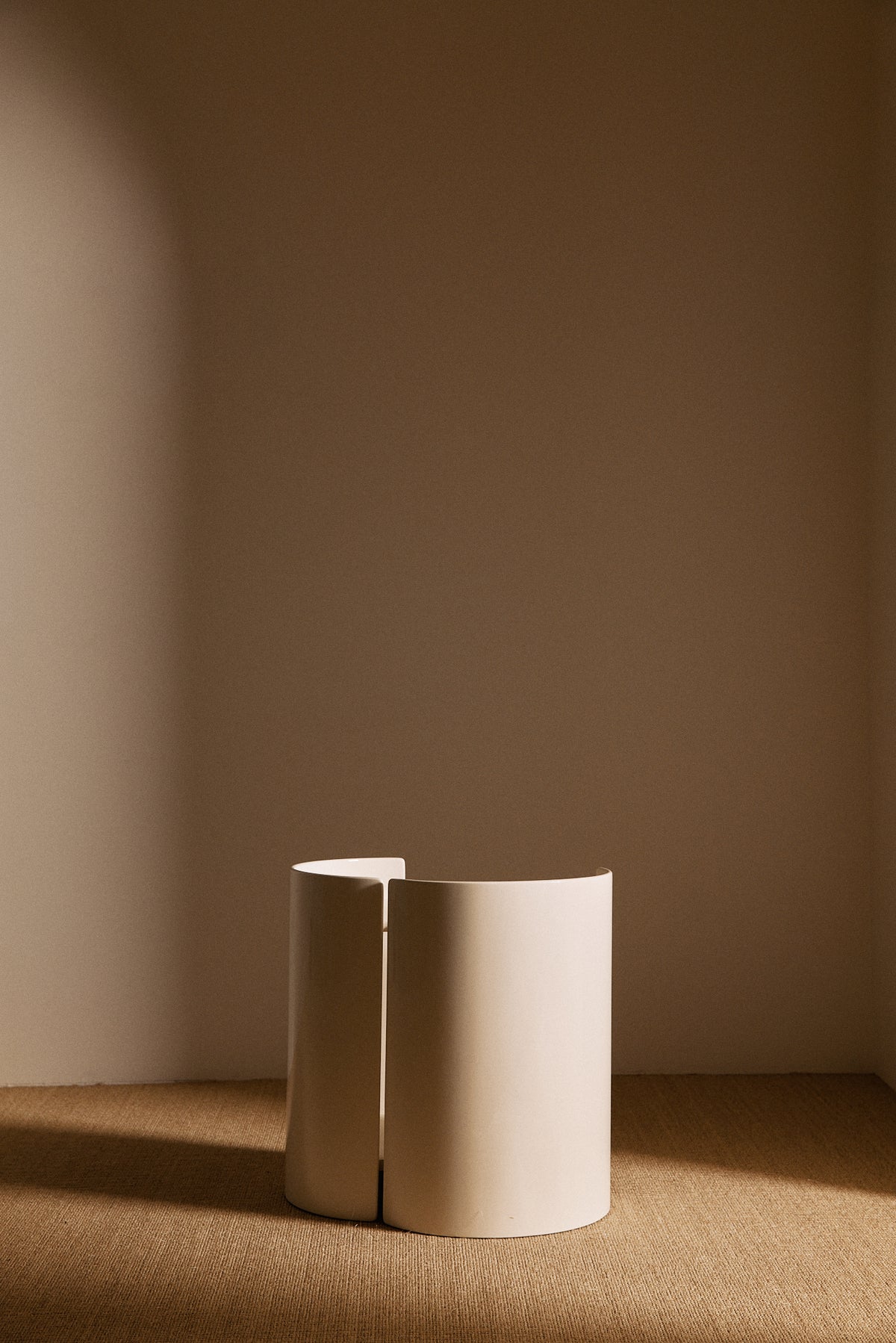 Kazuhide Takahama off white lacquered wood Gea side table, single table with the gap between the panels facing front