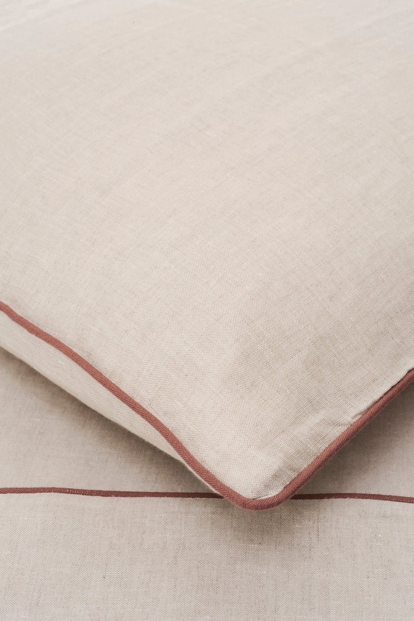 Linen Pillowcase w/ Piping Decor