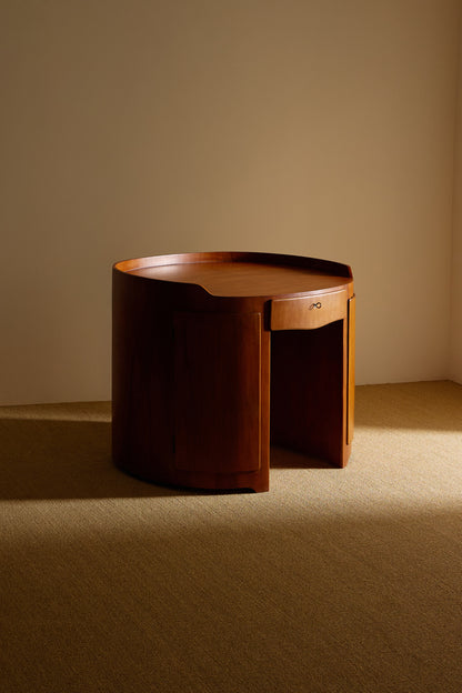 Luigi Caccia Dominioni walnut Casaccia desk, wide angled view in the room