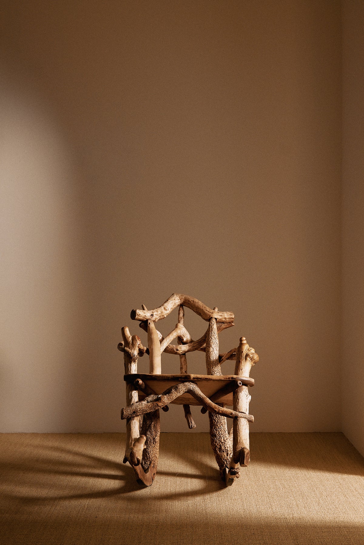 Matti Savijärvi tree root rocking chair, front view