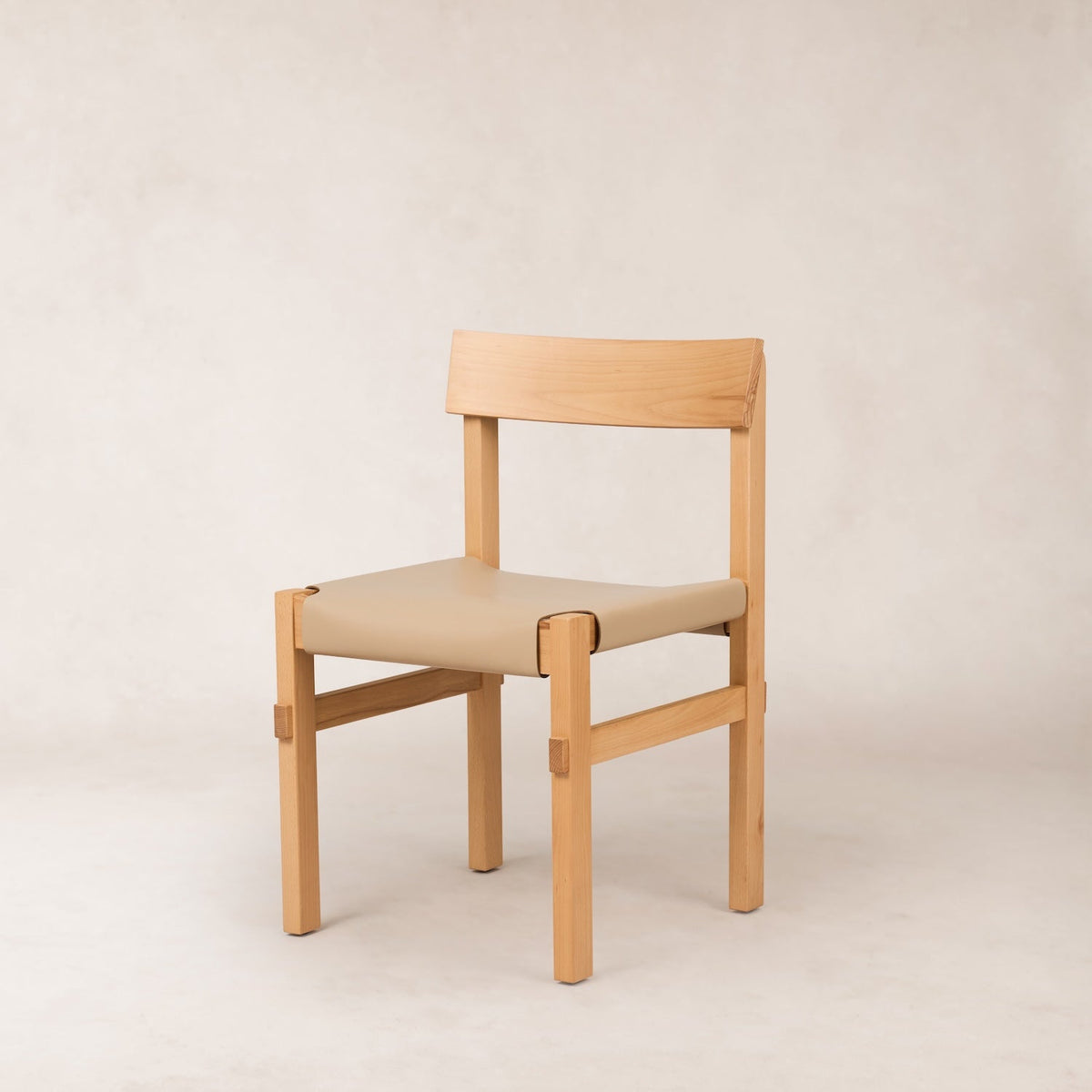 Shinto dining chair in natural leather, second view