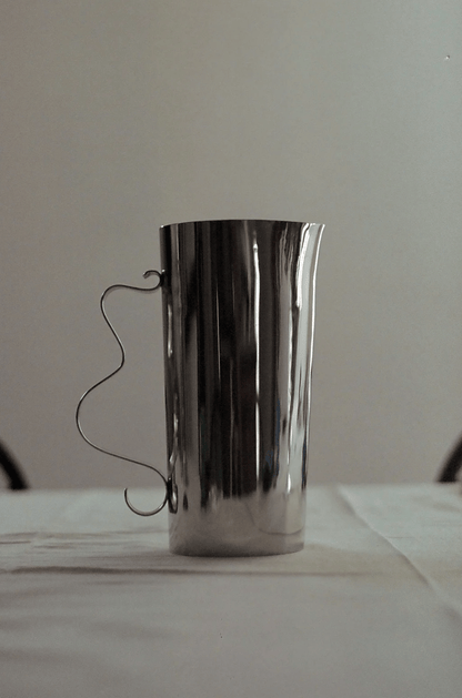 Squiggle Pitcher