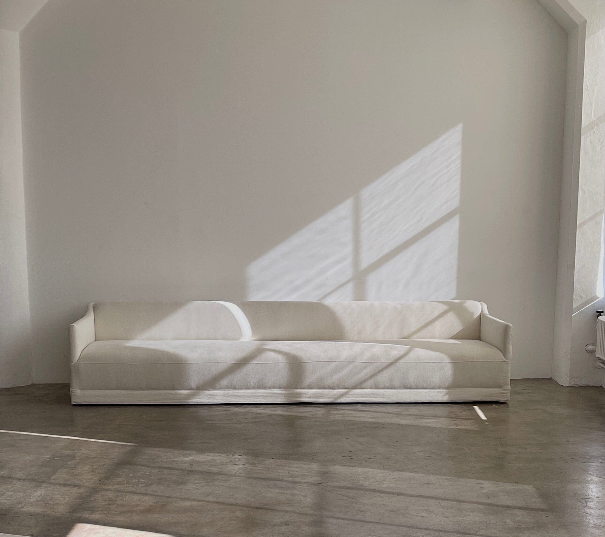 The Noelle Linen Sofa Sofas 86" / Ivory