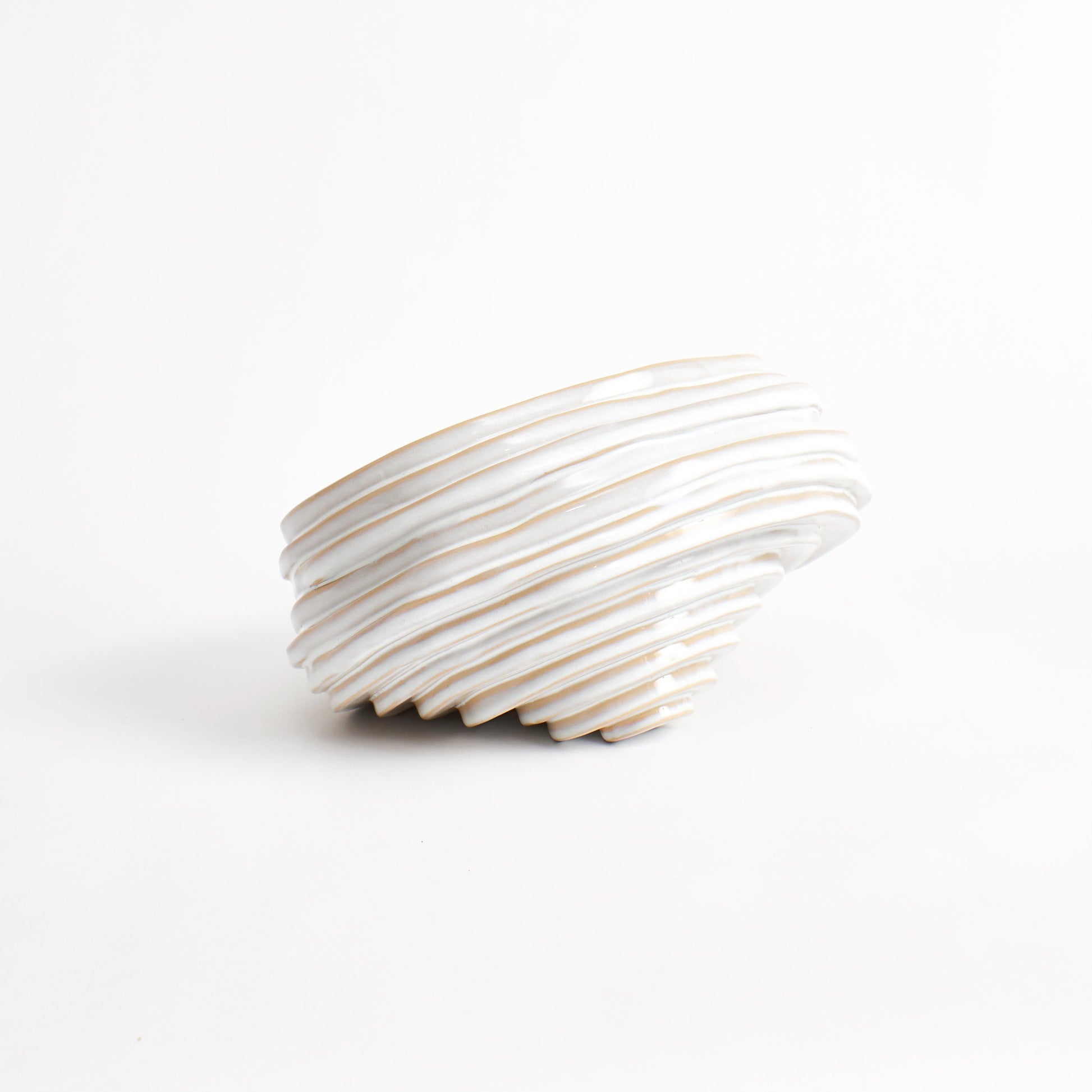 Alfonso Fruit Bowl in Shiny White Bowls