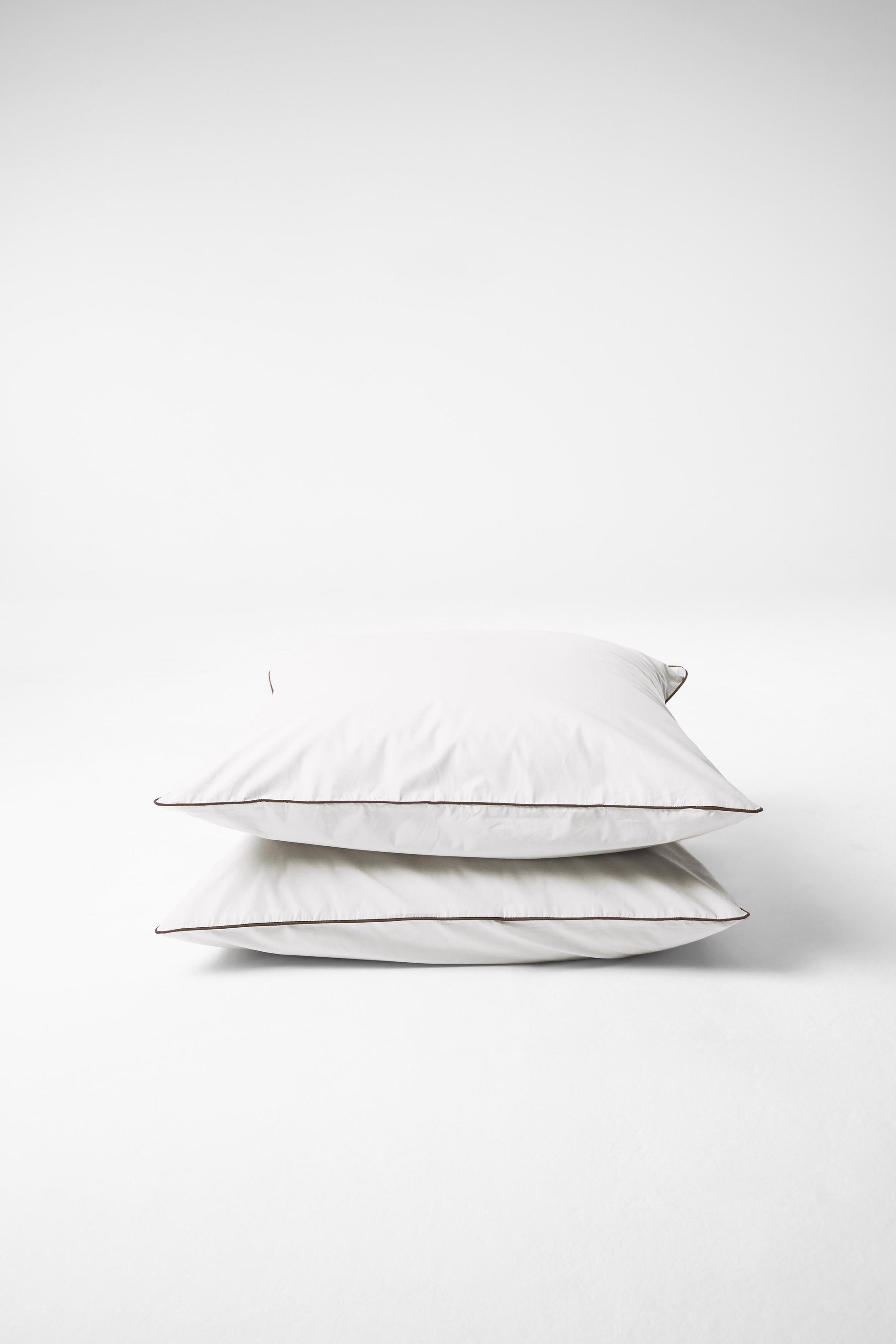Contrast Edge Organic Cotton Percale Pillow Pair - Prism with Carob Pillows in Euro Pillow
