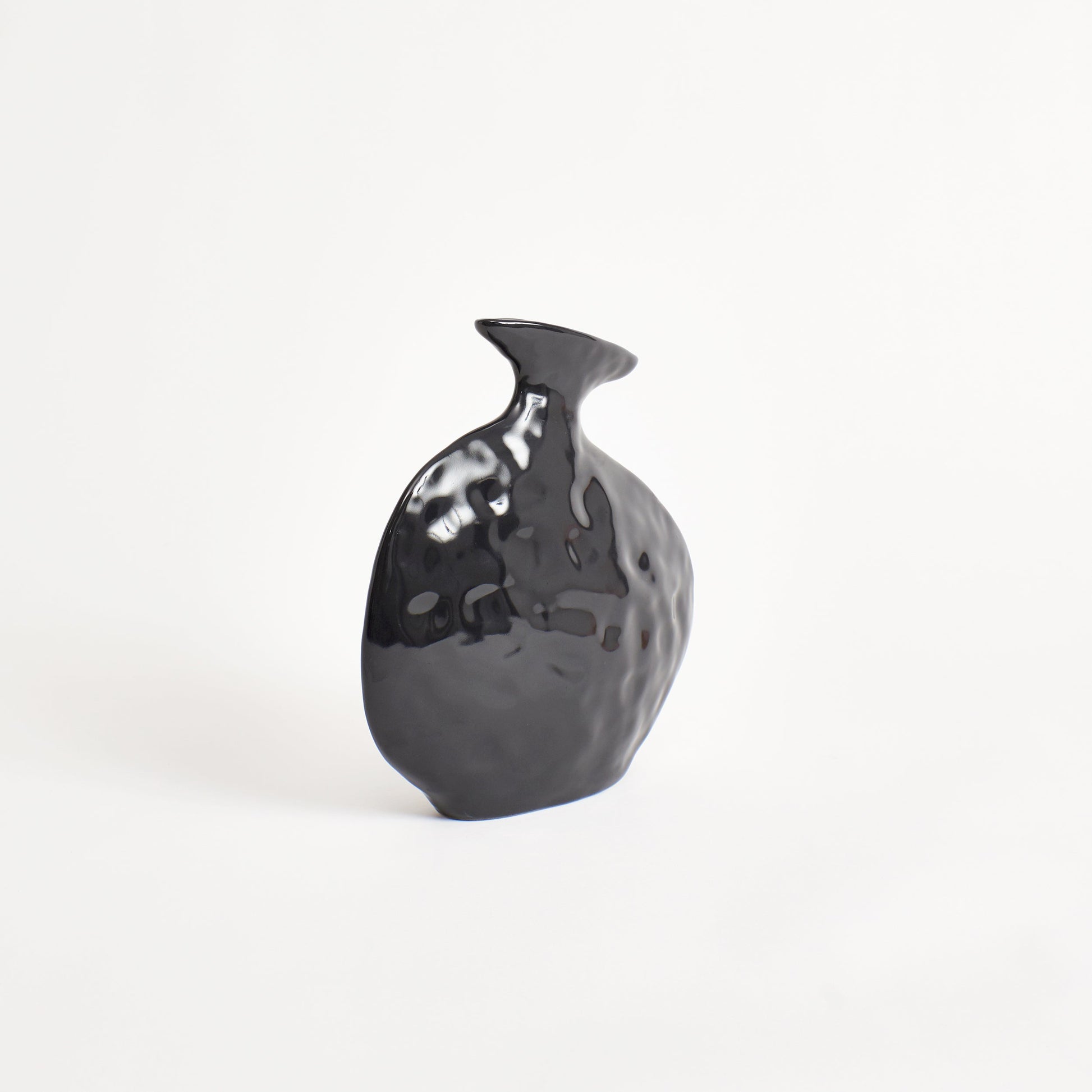 Flat Vase in Shiny Black Vases 