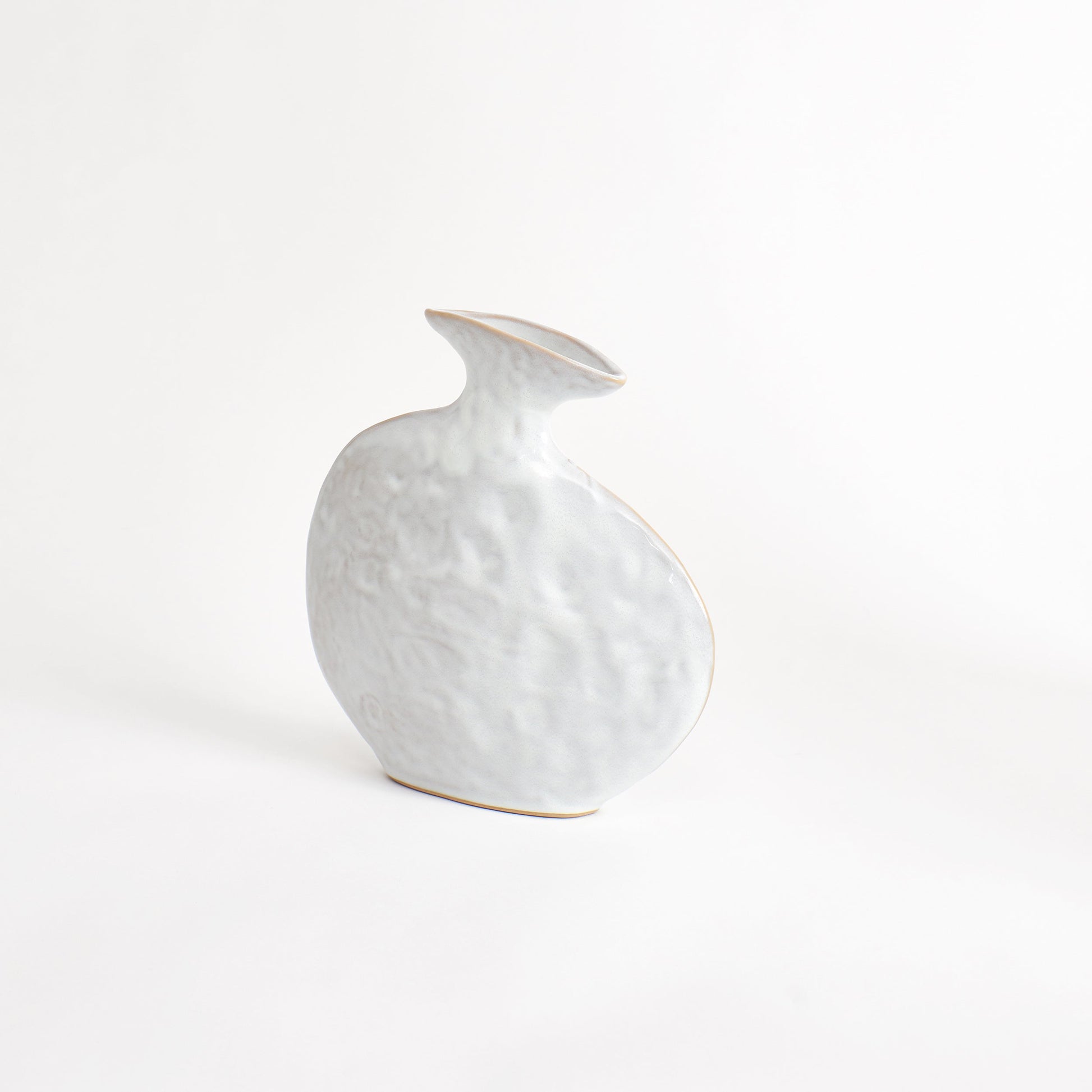Flat Vase in Shiny White Vases 