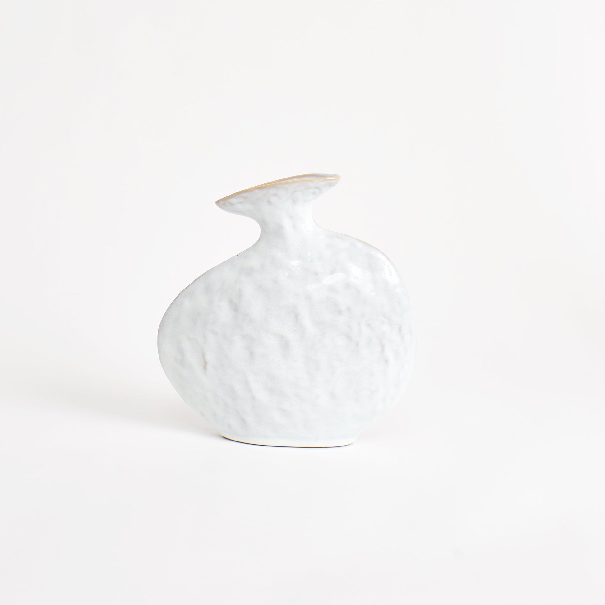 Flat Vase in Shiny White Vases 