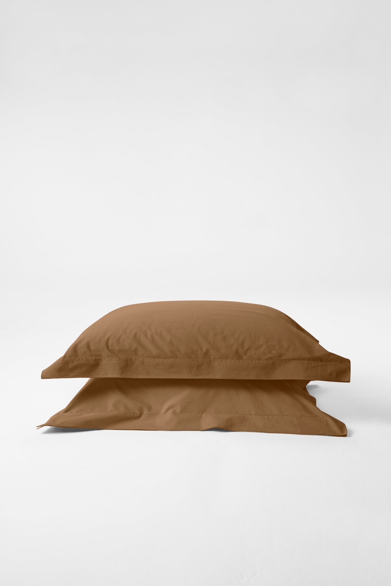 Mono Organic Cotton Percale Pillow Pair - Carob Pillows in King Pillow