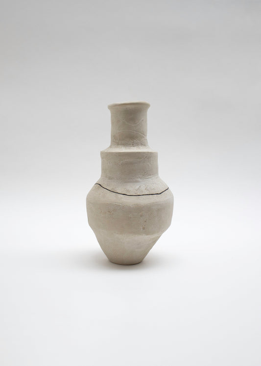 Kuro No. 1 by Egle Simkus Vases