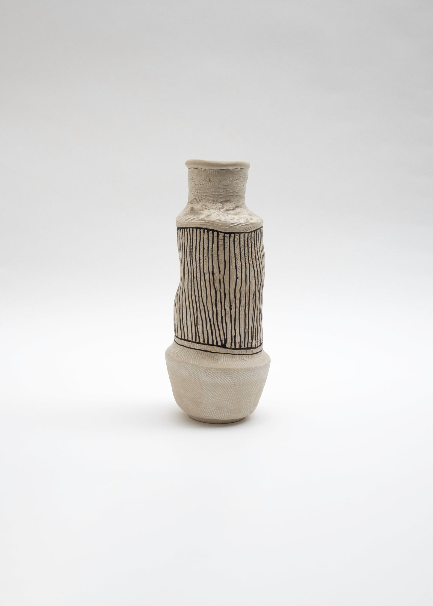 Kuro No. 3 by Egle Simkus Vases