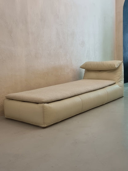 Le Bambole Daybed by Mario Bellini Beds