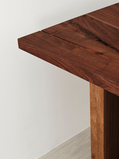 Mira Desk Desks