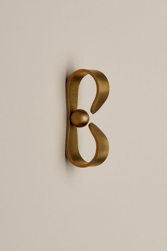 Prim Amber Brass - Pull Decorative Objects