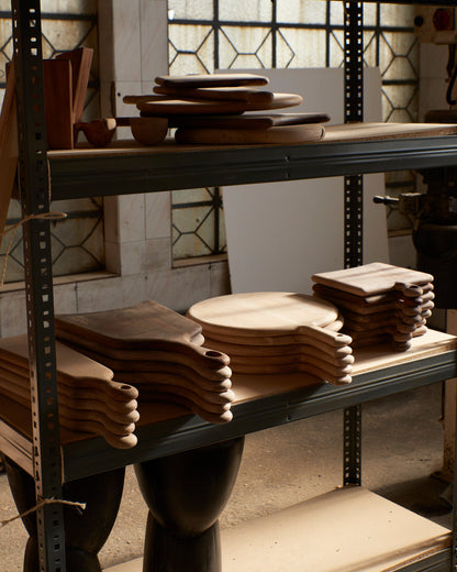 Round Large Board in Oak Serveware